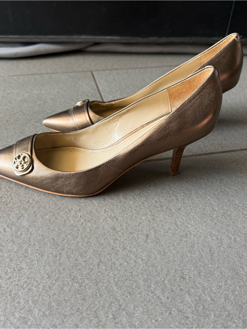 COACH Zelda Metallic Bronze Leather Pointed Toe Kitten Heels Pumps Size 9B